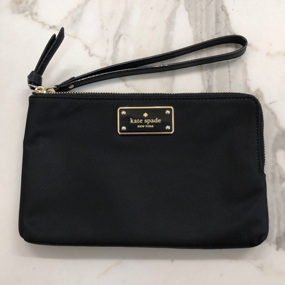 kate spade Handbags - Kate Spade Wristlet